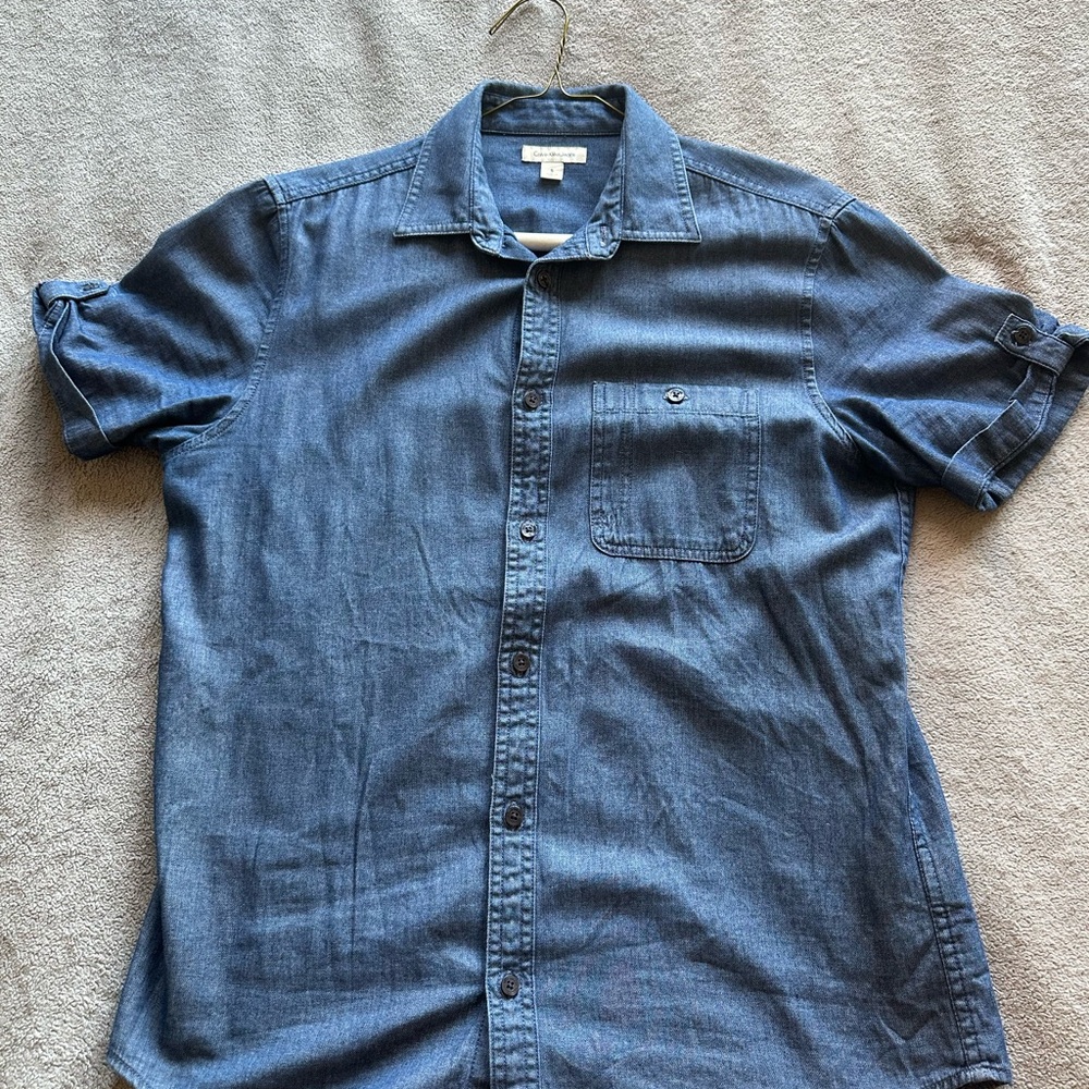 Calvin Klein Men's Blue Short-Sleeve Denim Button-Down Shirt